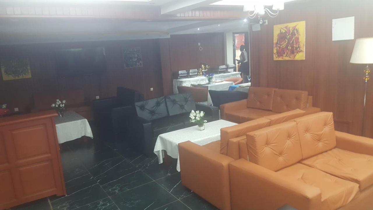 Residences Hotelieres Micheline Et Emile Bastos 야운데 외부 사진