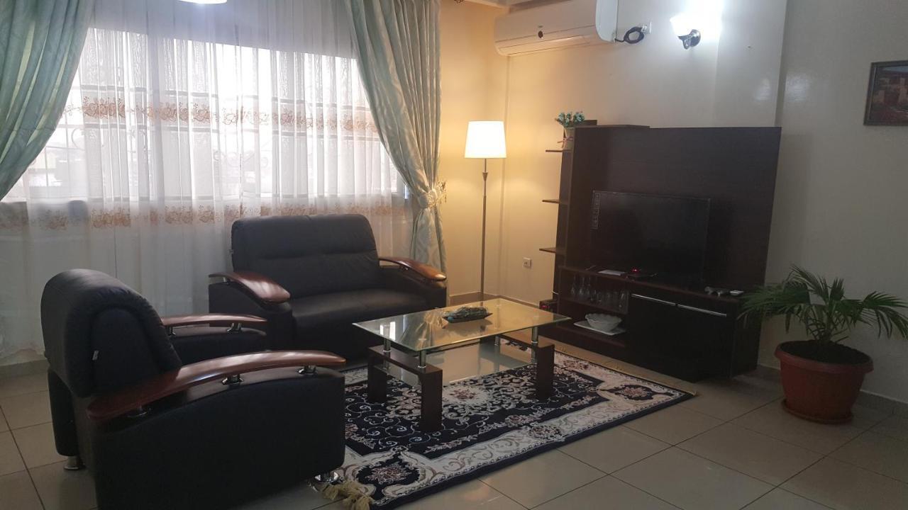 Residences Hotelieres Micheline Et Emile Bastos 야운데 외부 사진