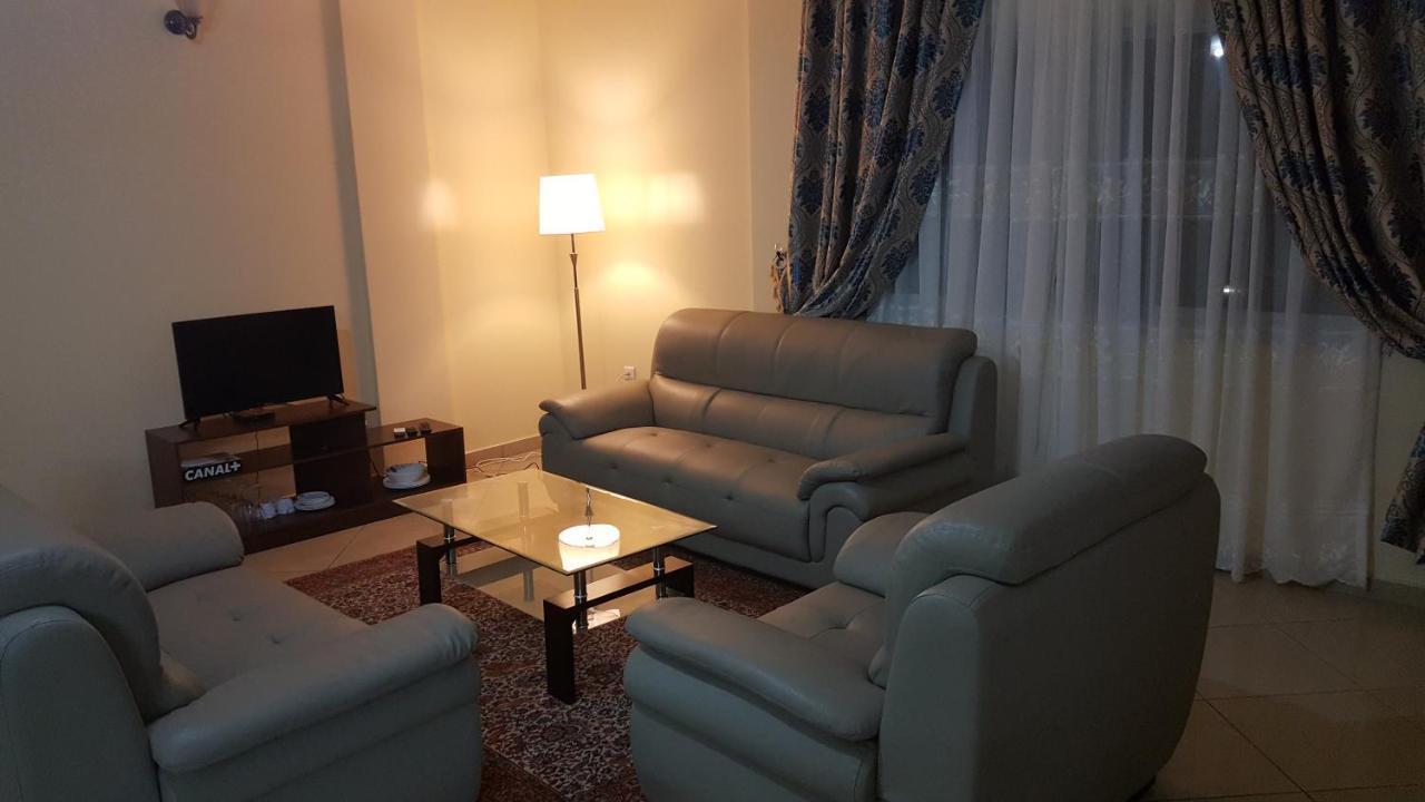 Residences Hotelieres Micheline Et Emile Bastos 야운데 외부 사진