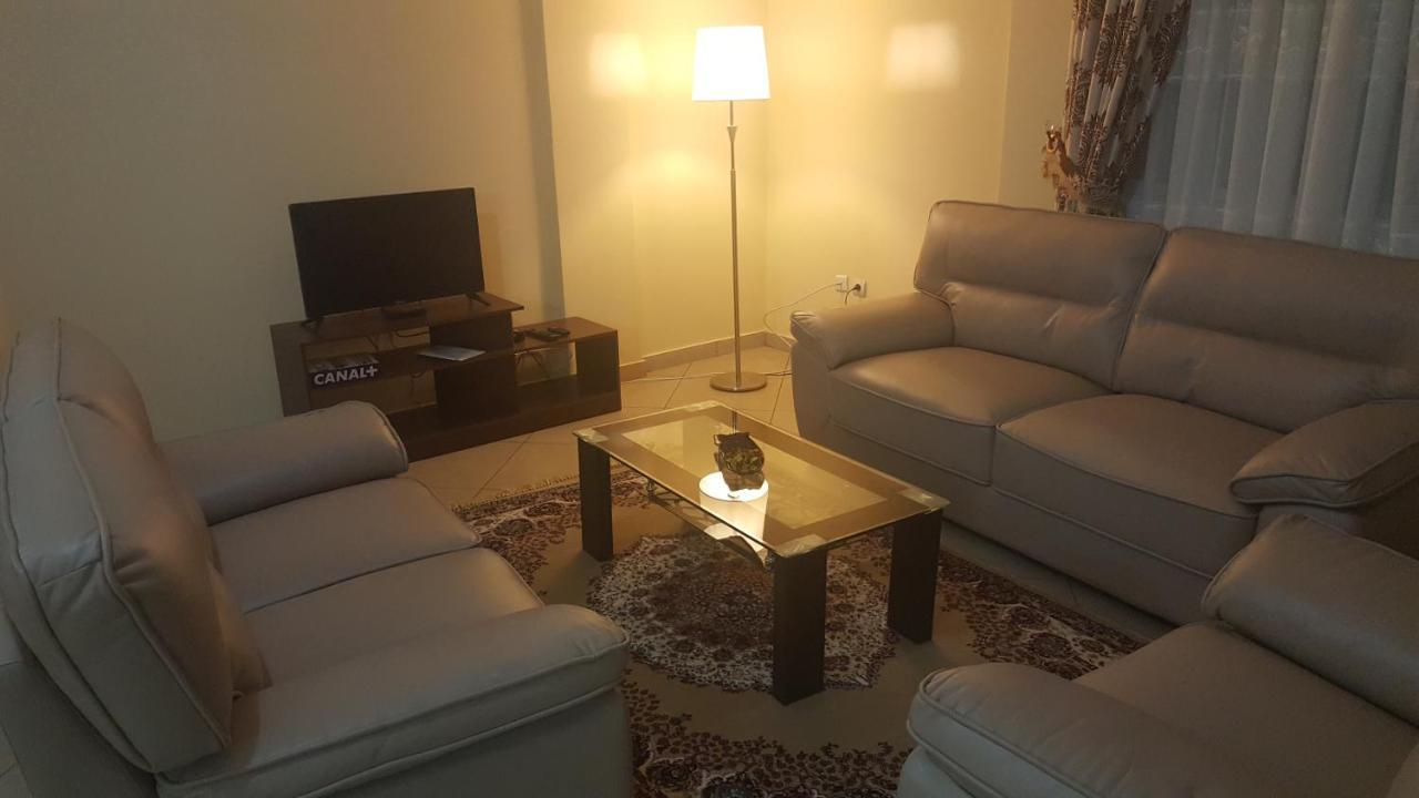 Residences Hotelieres Micheline Et Emile Bastos 야운데 외부 사진