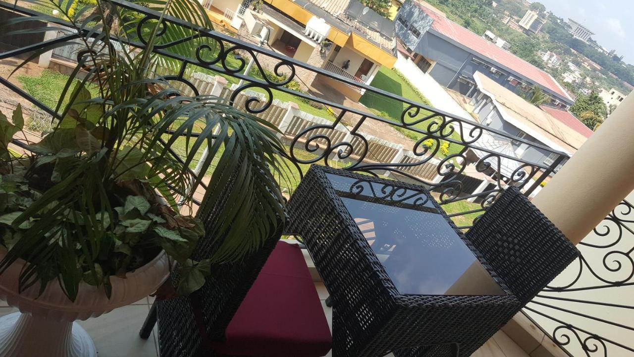 Residences Hotelieres Micheline Et Emile Bastos 야운데 외부 사진